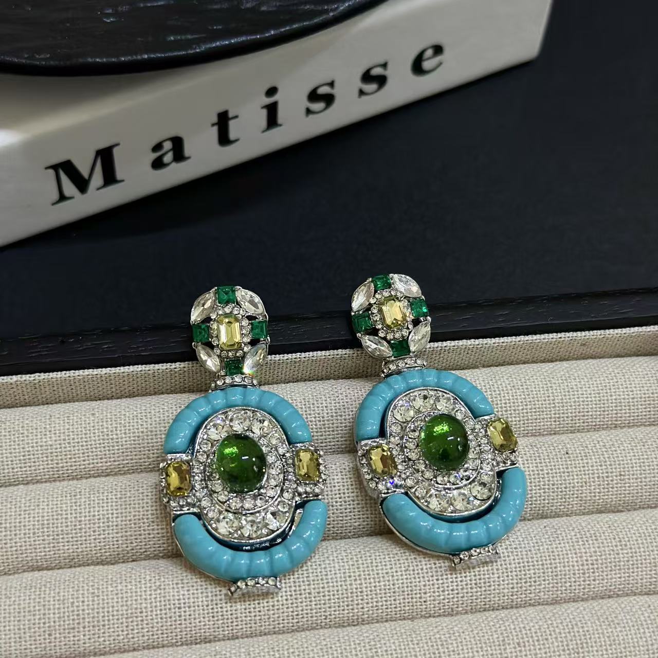 Boucles d'oreilles pendantes v - Vintage Fashion Eras avis et prix