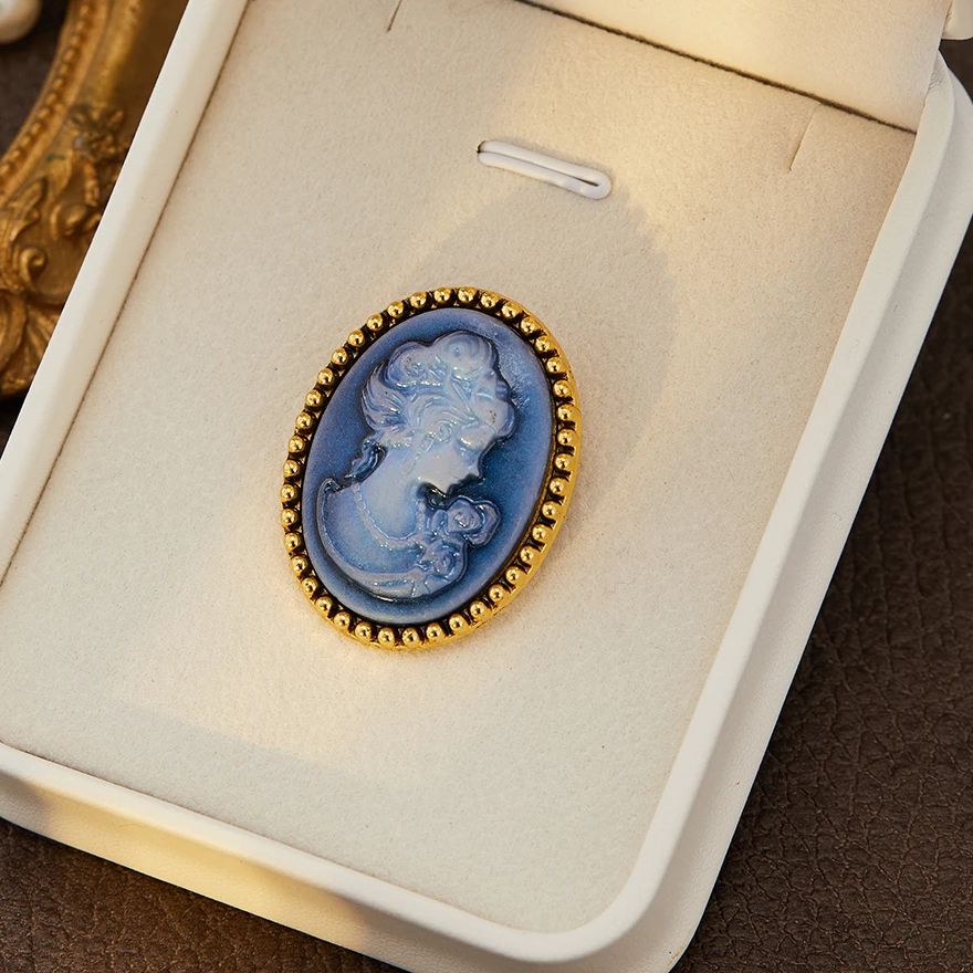 Broche vintage camée pour femm - Vintage Fashion Queen avis et prix