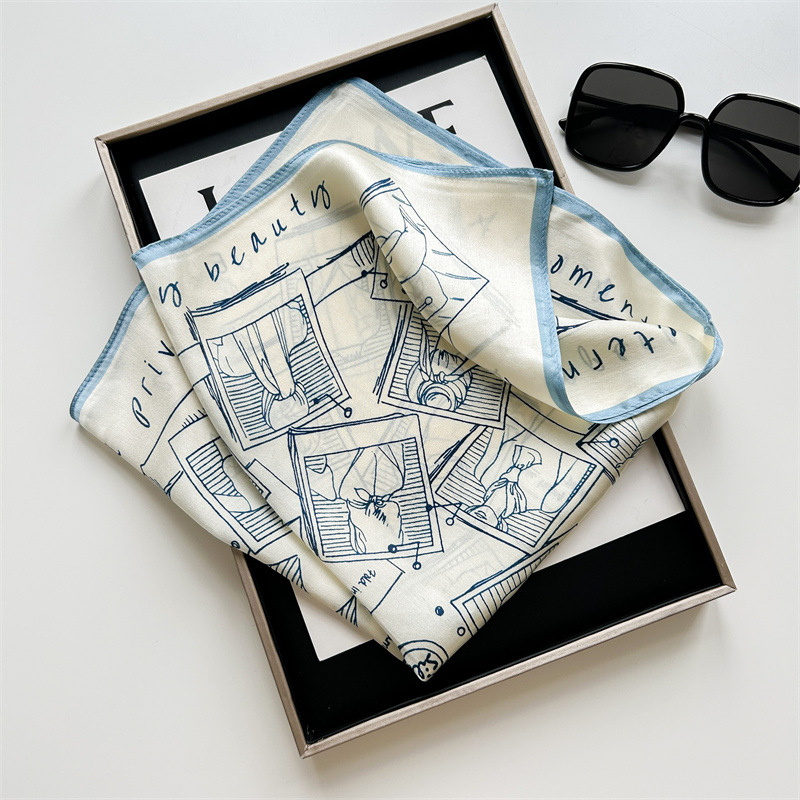 Foulard carré vintage en satin - Vintage Fashion Ai avis et prix
